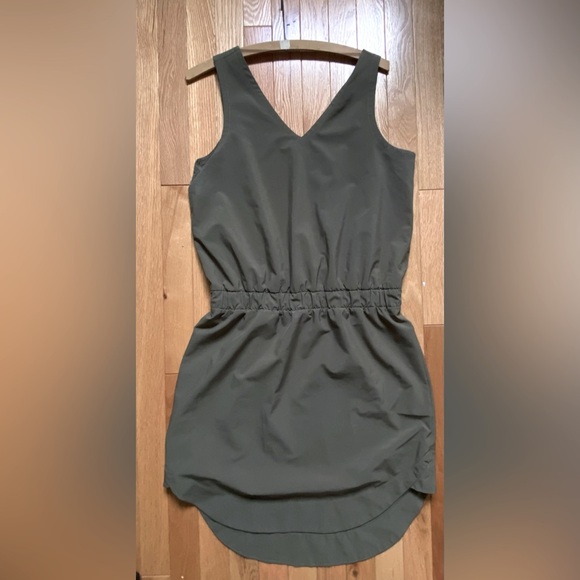 Lole Dresses & Skirts - Lole sports dress V-neck sleeveless never worn!​